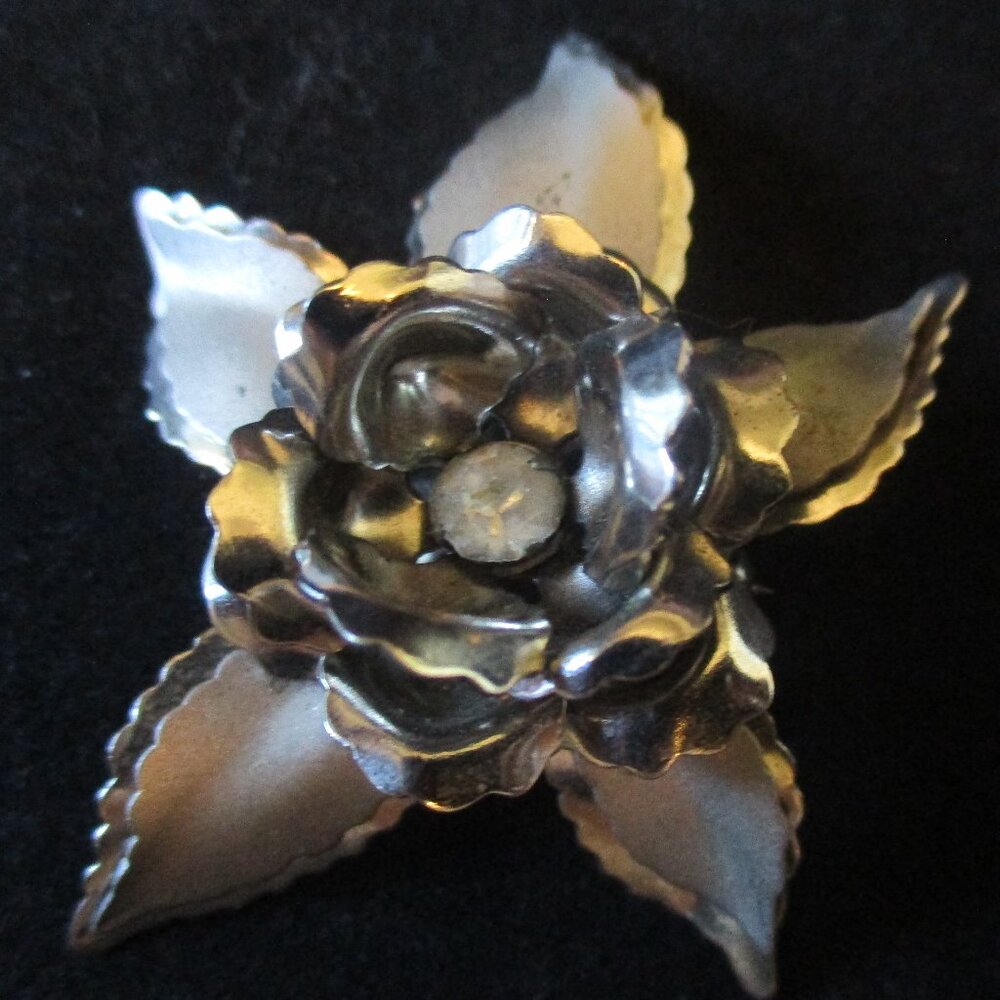 3D Unbranded Polished/Matte Silver Tone Floral & Rhinestone Brooch/Pin/Pendant